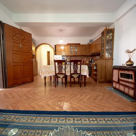 Yellow Stone Villa Gjirokaster